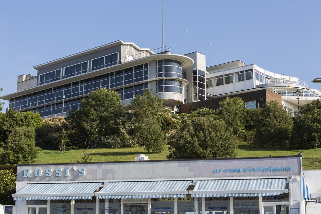 Southend Guest House - Close To Beach, Train Station & Southend Airport Екстер'єр фото
