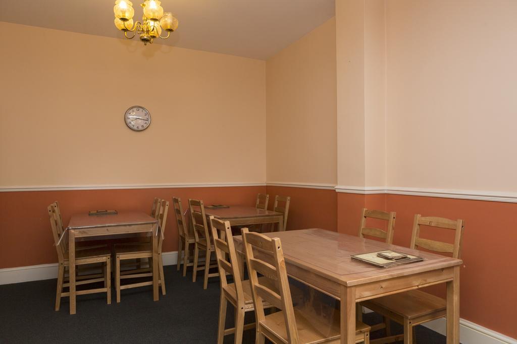 Southend Guest House - Close To Beach, Train Station & Southend Airport Екстер'єр фото