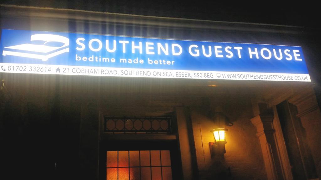 Southend Guest House - Close To Beach, Train Station & Southend Airport Екстер'єр фото