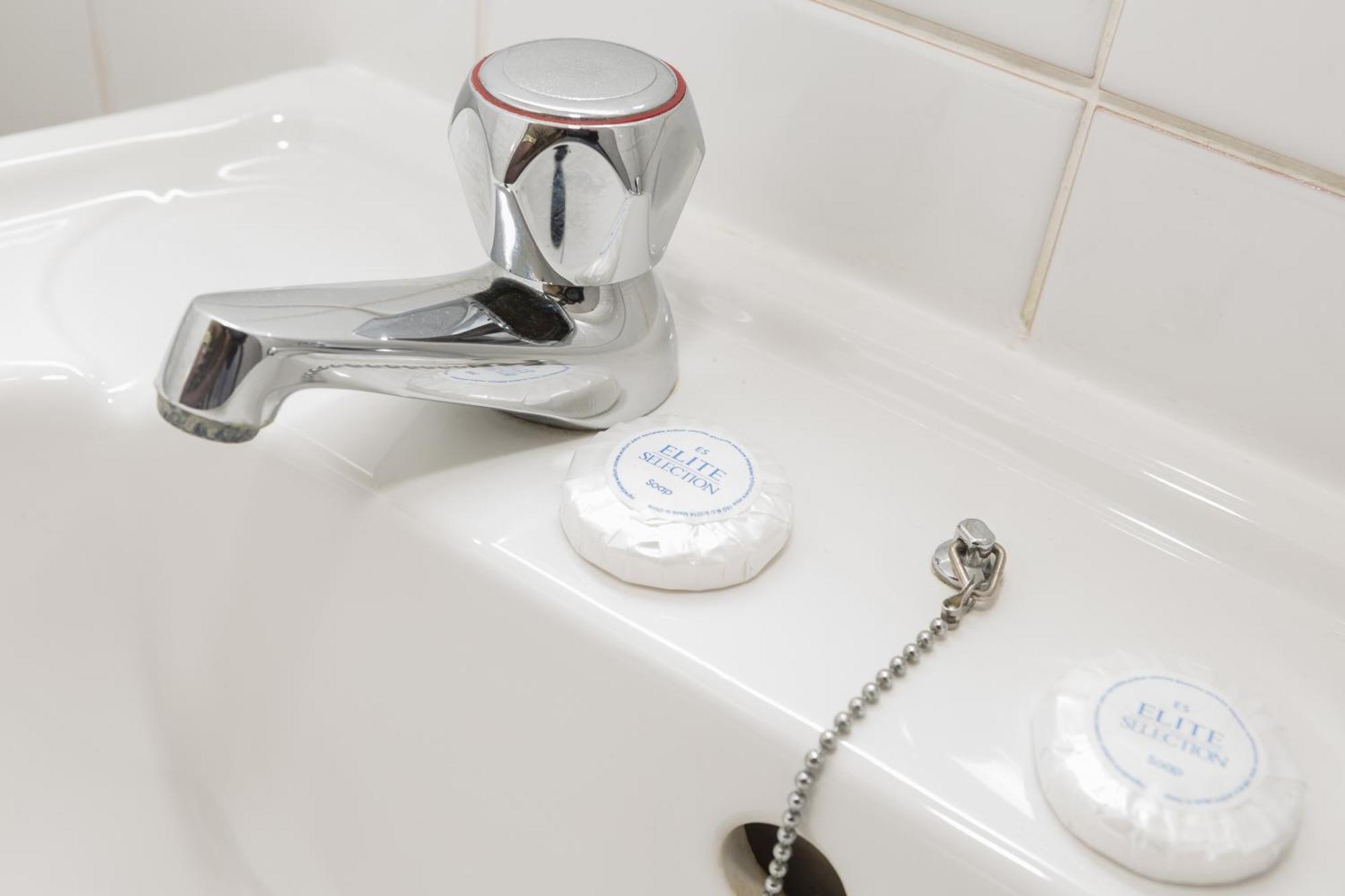 Southend Guest House - Close To Beach, Train Station & Southend Airport Номер фото