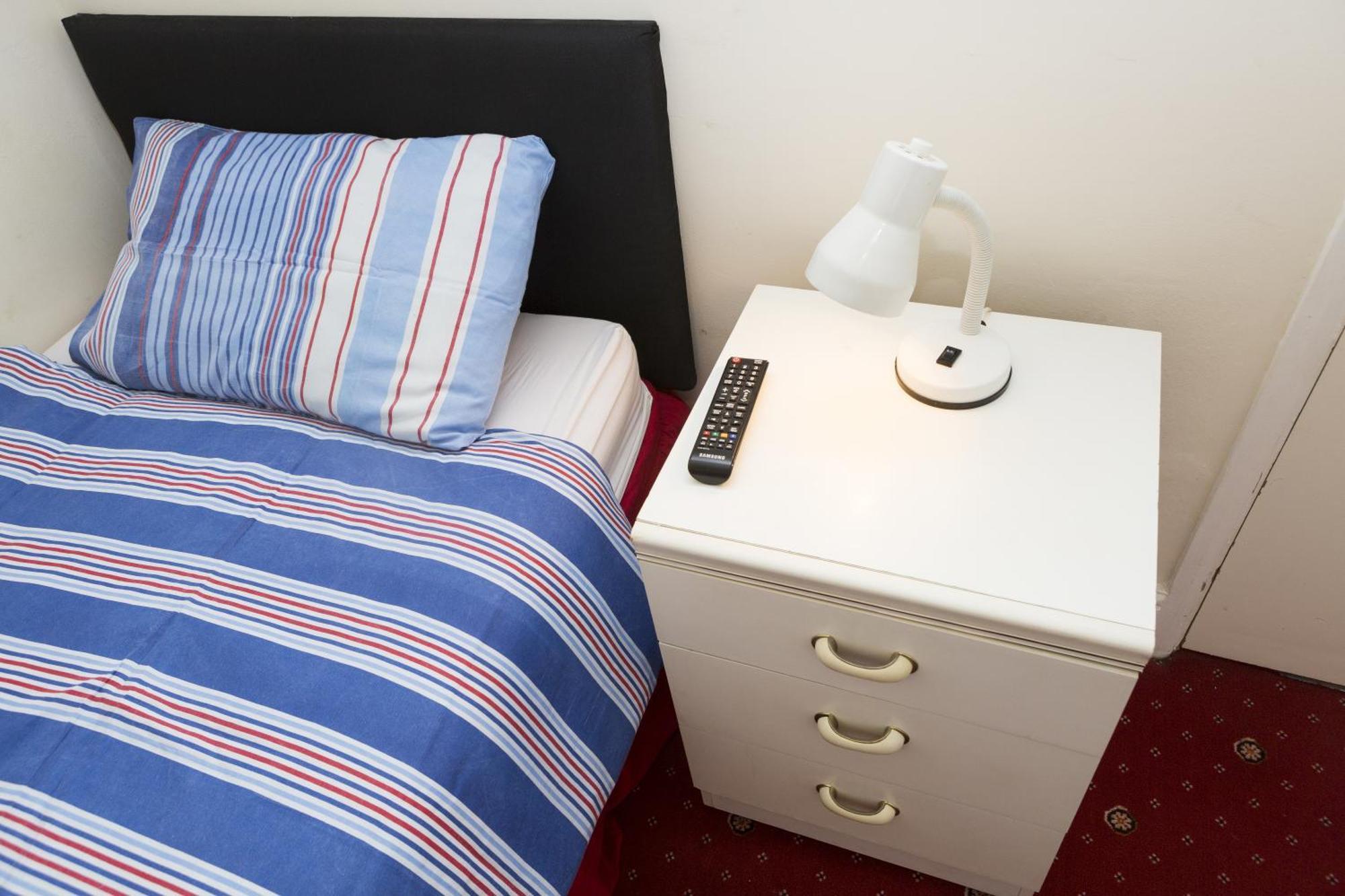 Southend Guest House - Close To Beach, Train Station & Southend Airport Номер фото