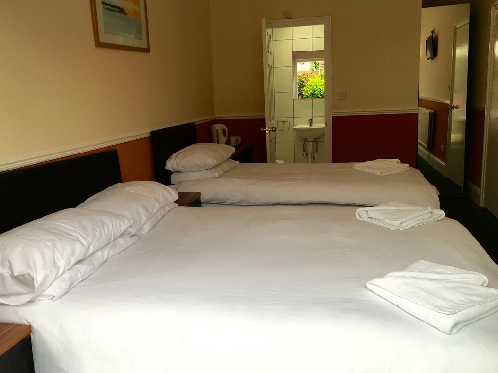 Southend Guest House - Close To Beach, Train Station & Southend Airport Екстер'єр фото